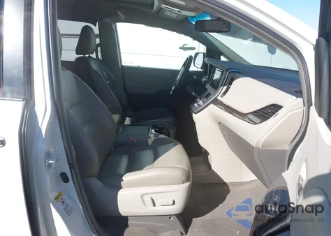 2016 Toyota Sienna Xle Premium 8 Passenger z USA, uszkodzony, nr VIN 5TDYK3DC2GS720555